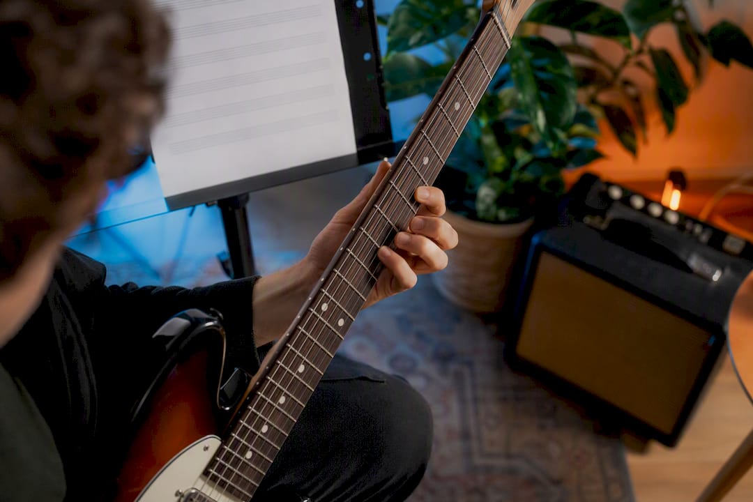 De majeur schaal op gitaar: uitleg en directe oefening