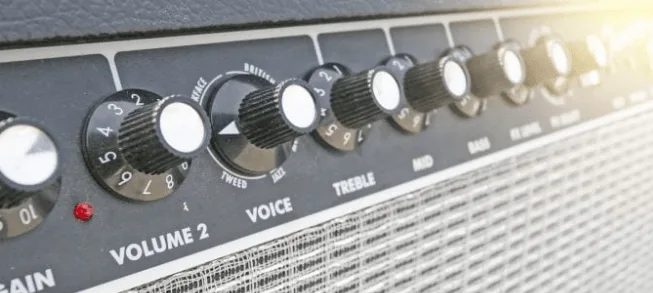 treble-bass-volume-gain-knop-versterker